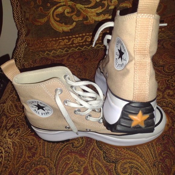 CONVERSE CHUCK TAYLOR HIGH- TOP PLATFORM SNEAKER -WOMENS LIKE NEW - Picture 1 of 3